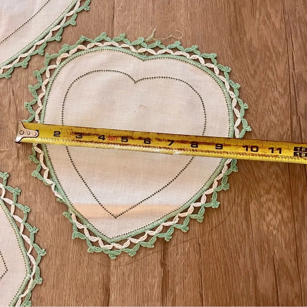 6 PCs Vtg Green Crochet‎ Edged Linen Heart Doilies Table Runners Dresser Scarfs